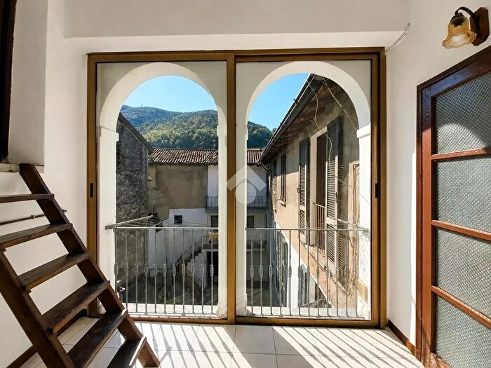 Appartamento trilocale in vendita in Via Giacomo Matteotti, Asso