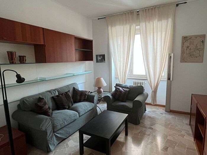 Appartamento trilocale in affitto in Piazzale Carlo Archinto, Isola, Milano