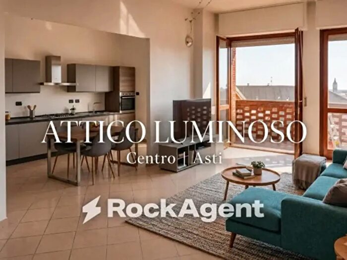 Appartamento con 5 locali in vendita in Via Pietro Micca, Asti