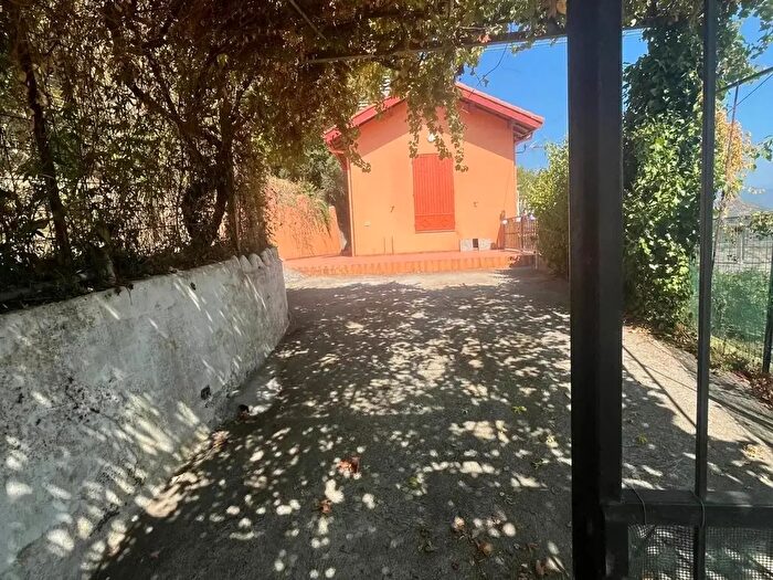 Casa trilocale in vendita in Camporosso