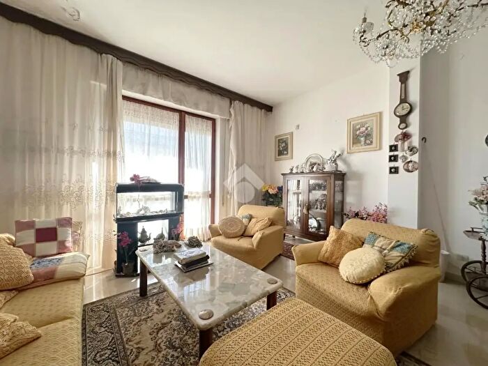 Appartamento quadrilocale in vendita in Via delle Pinete, Carrara