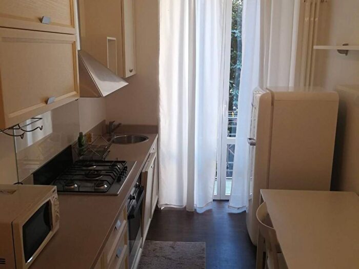 Appartamento bilocale in affitto in Via Volturno, Isola, Milano