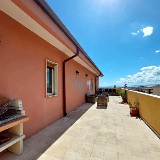 Appartamento quadrilocale in vendita in Via Calatabiano, Catania