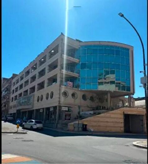 Appartamento con 6 locali in vendita in Via Tevere, Gela