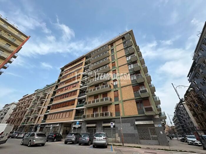 Appartamento con 5 locali in vendita in Piazza Internati in Germania, Foggia