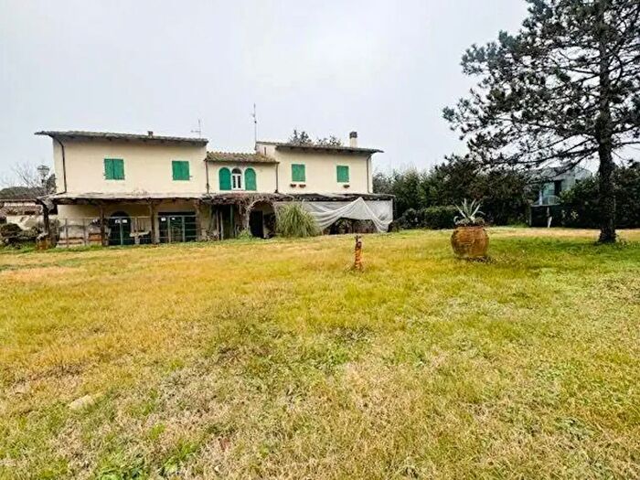 Casa con 8 locali in vendita in del Tiglio, Calcinaia