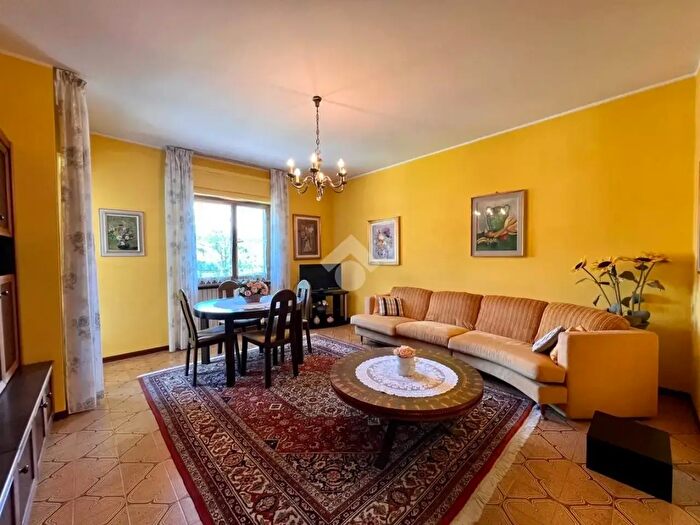 Appartamento trilocale in vendita in Via Sant' Alessandro, Clusone