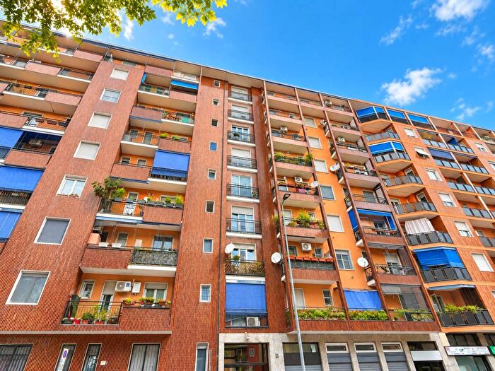 Appartamento trilocale in affitto in Largo Tel Aviv, Cimiano, Milano