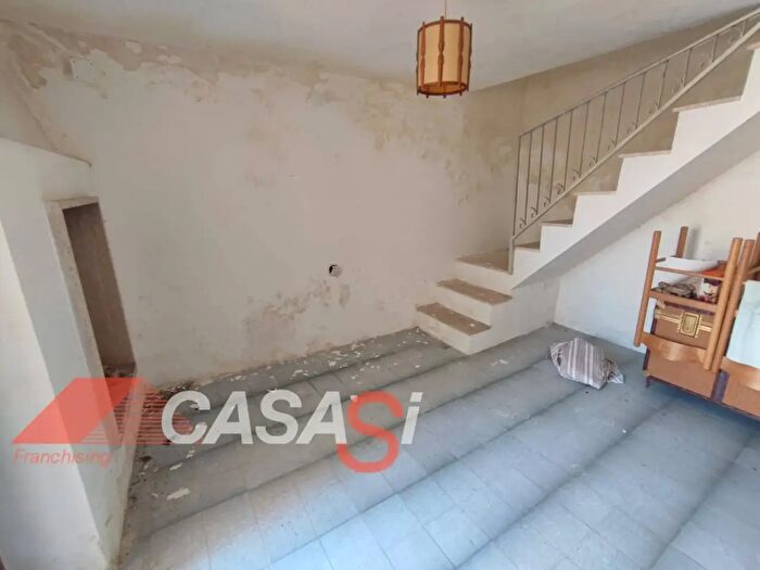 Casa con 5 locali in vendita in Via XXI Aprile, Uggiano La Chiesa