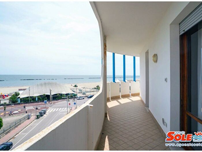 Appartamento trilocale in affitto in Viale Portogallo, Lido delle Nazioni, Comacchio