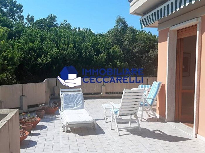 Casa con 6 locali in affitto in Via G Verdi, Ronchi Poveromo, Massa