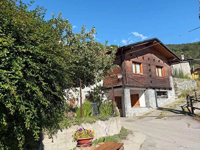 Casa con 7 locali in vendita in Moron Hugonet, Saint Vincent