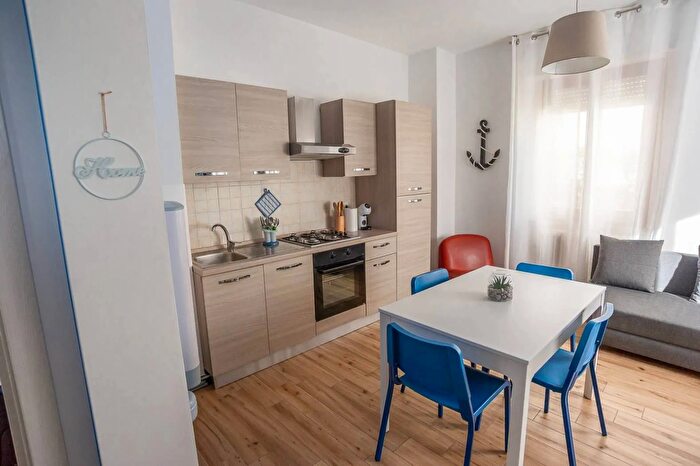 Appartamento con 6 locali in vendita in Indirizzo Via Flaminia, Numana