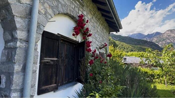 Casa quadrilocale in vendita in Sorico