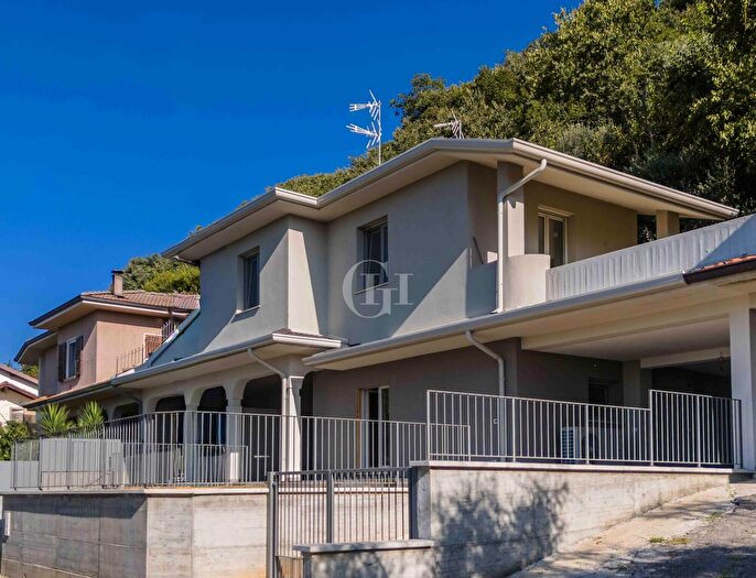 Appartamento quadrilocale in vendita in Passirano