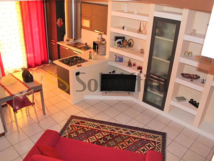 Appartamento bilocale in affitto in Via Burgaria, Parabiago