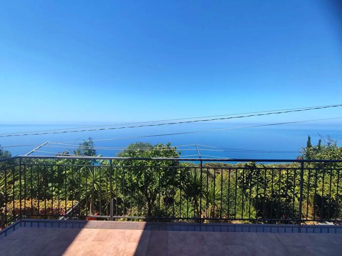 Appartamento trilocale in vendita in Via Marina Campagna, Pisciotta