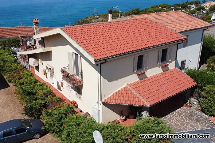 Casa con 9 locali in vendita in Via Modigliani Petrosa Scalea Cosenza, Scalea