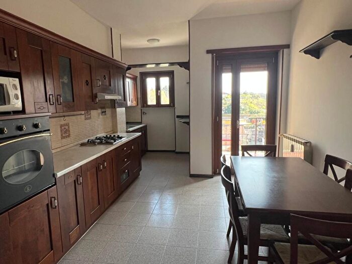 Appartamento trilocale in affitto in Via Roma, Banchette