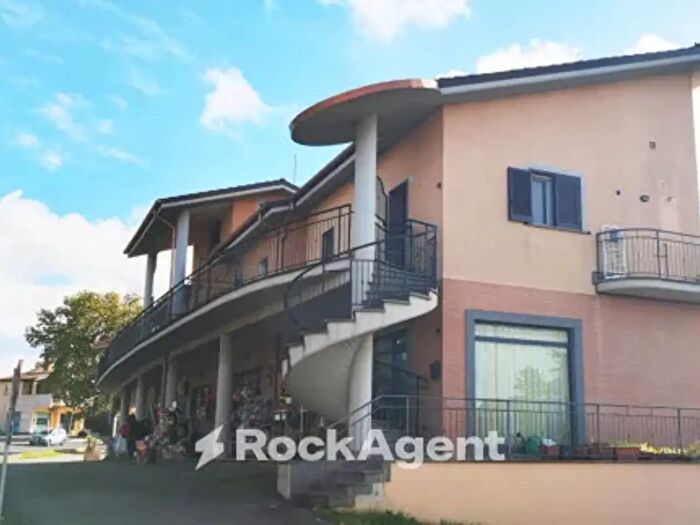 Appartamento trilocale in vendita in Viale Eugenio IV, Vetralla