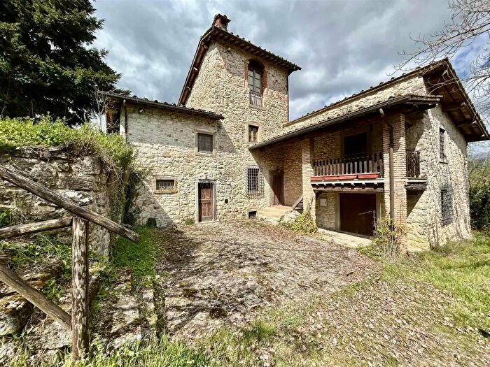 Casa con 8 locali in vendita in Località Orgi, Castel San Niccolo'