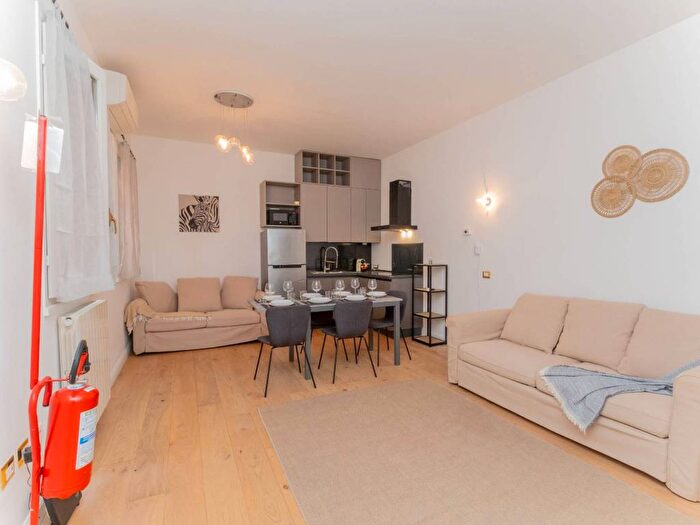 Appartamento trilocale in affitto in Via Gian Francesco Pizzi, Ripamonti Fondazione Prada, Milano