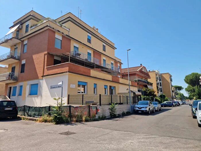 Appartamento trilocale in vendita in Via Pollenza, Roma