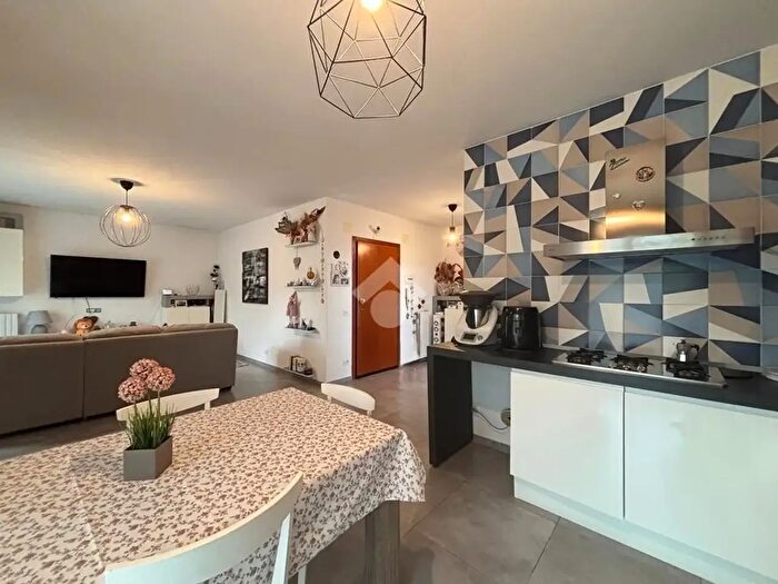 Casa con 7 locali in vendita in Via delle Camelie, Pineto