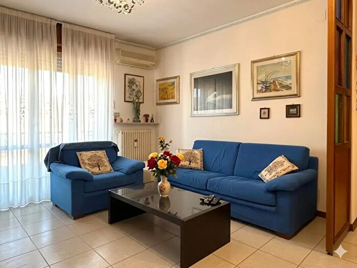 Appartamento quadrilocale in vendita in Adria Via Po, Adria