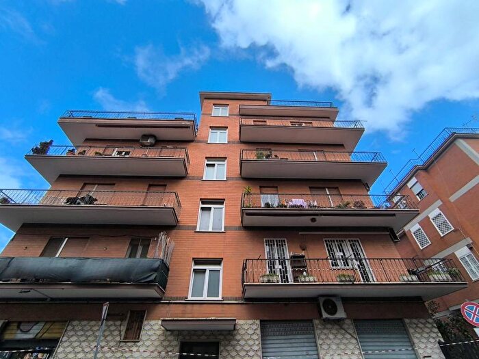 Appartamento trilocale in affitto in Via Simone Ghini, Giardinetti, Roma