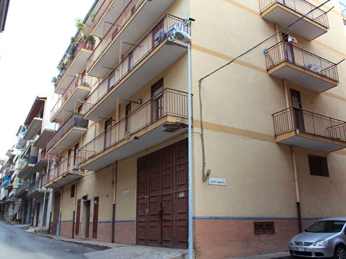 Appartamento quadrilocale in affitto in Via Foscolo, Belmonte Mezzagno