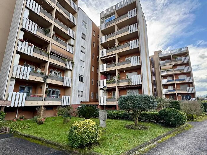 Appartamento con 7 locali in vendita in Corso Lazio, Frosinone