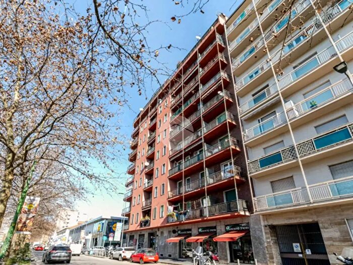 Appartamento bilocale in vendita in Viale Ergisto Bezzi, Milano