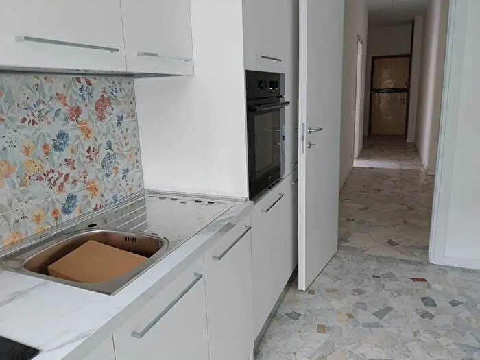 Appartamento trilocale in affitto in Piazza Bonomelli, Milano