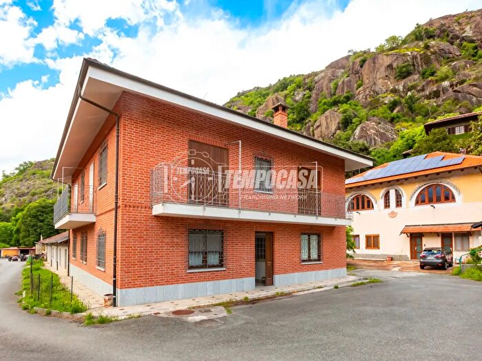 Casa con 11 locali in vendita in Via Lino Maffiodo, Caprie