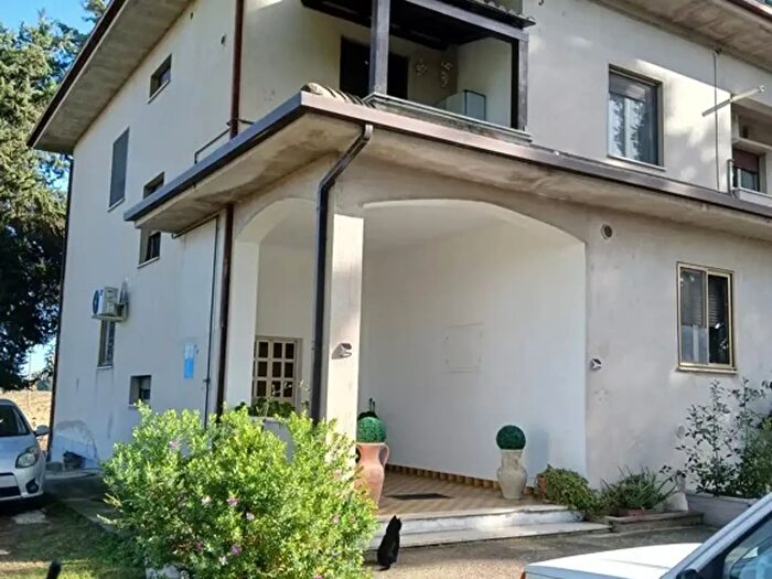 Casa con 7 locali in vendita in Montecosaro