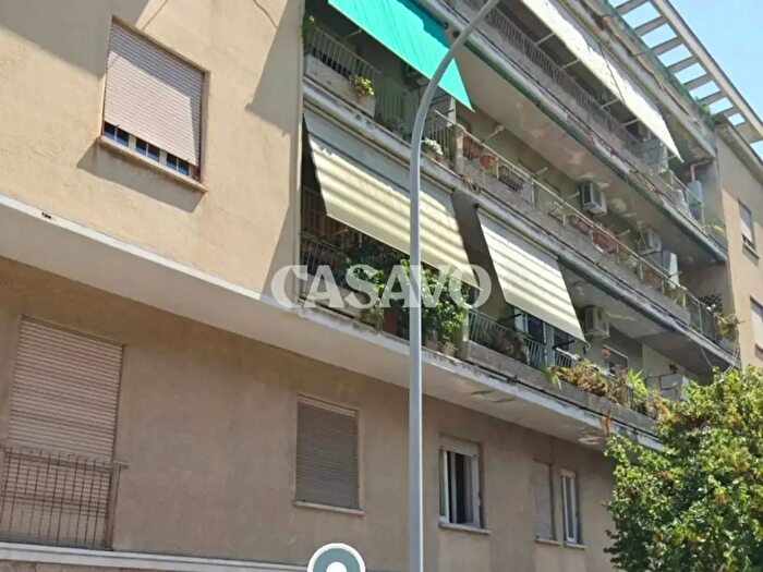 Appartamento trilocale in vendita in Via Latina, Roma