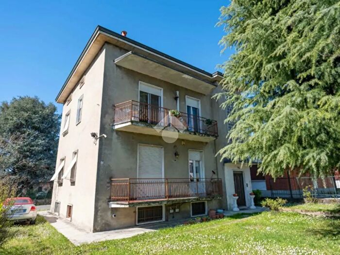 Casa trilocale in vendita in Via Piave, Verano Brianza