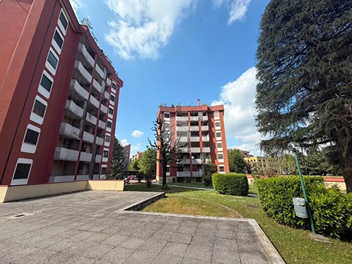 Appartamento trilocale in vendita in Via Francesco Baracca, San Giuliano Milanese
