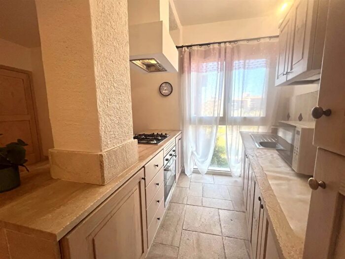 Appartamento quadrilocale in vendita in Via Don Vico, La Maddalena