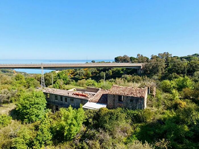Appartamento con 5 locali in vendita in Via Granato, Cefalu'