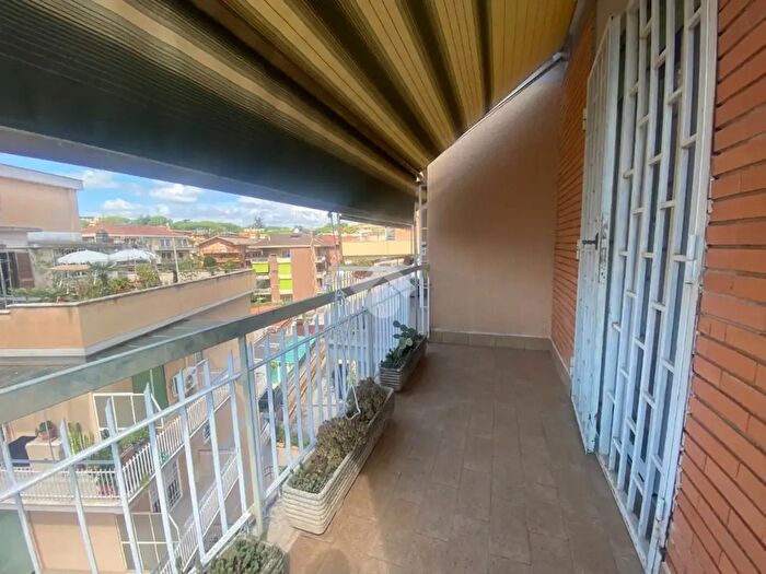 Appartamento trilocale in affitto in Via Adolfo Gandiglio, Roma