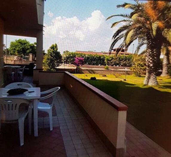 Appartamento trilocale in affitto in Via Giovan Battista Pergolesi, Davoli