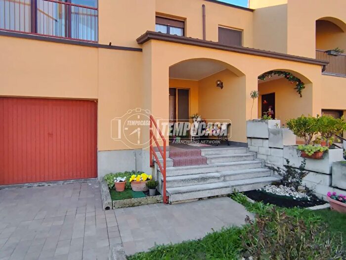 Casa quadrilocale in vendita in Via Caravaggio, Mediglia