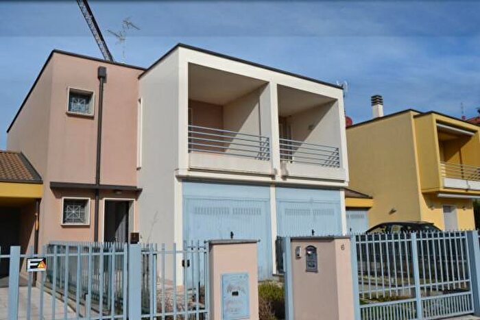 Casa trilocale in vendita in Via Don Carlo Gnocchi, SantAngelo Lodigiano