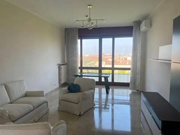 Appartamento quadrilocale in affitto in Viale Nicola Fabrizi, Modena