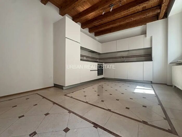 Appartamento con 5 locali in affitto in Via Trento, Trieste