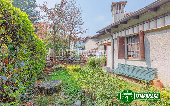 Casa quadrilocale in vendita in Via Kennedy, Noviglio