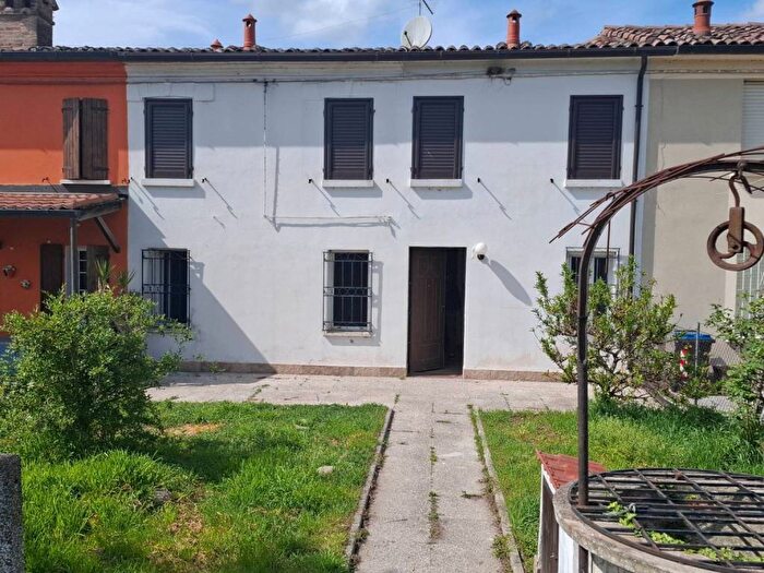 Casa con 5 locali in affitto in Borgo Pagano, Masi Torello