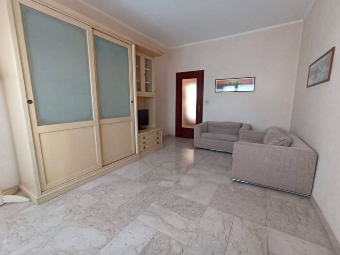 Appartamento trilocale in affitto in Via Vinovo, Nizza Millefonti, Torino